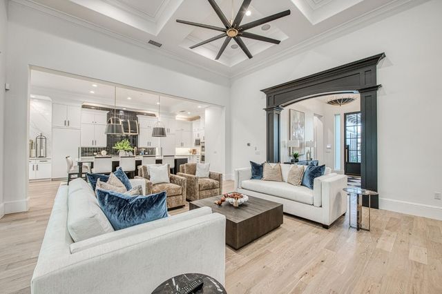 2329 E Putter Way, Fresno, CA 93730