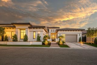 2329 E Putter Way, Fresno, CA 93730