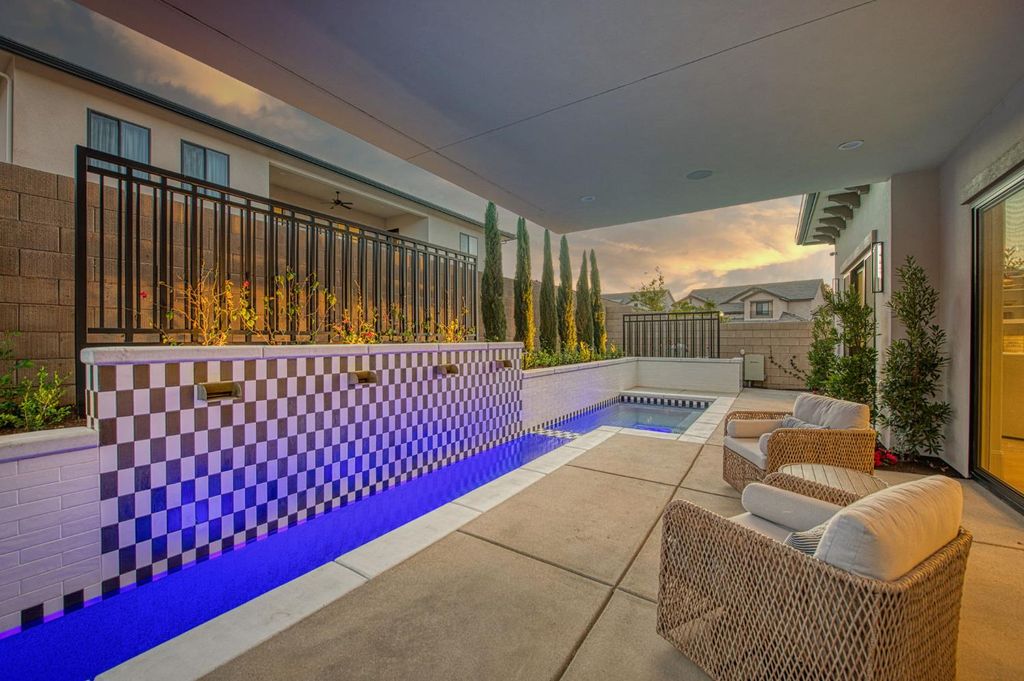 Image 46 of property listing at 2329 E Putter Way, Fresno, CA 93730