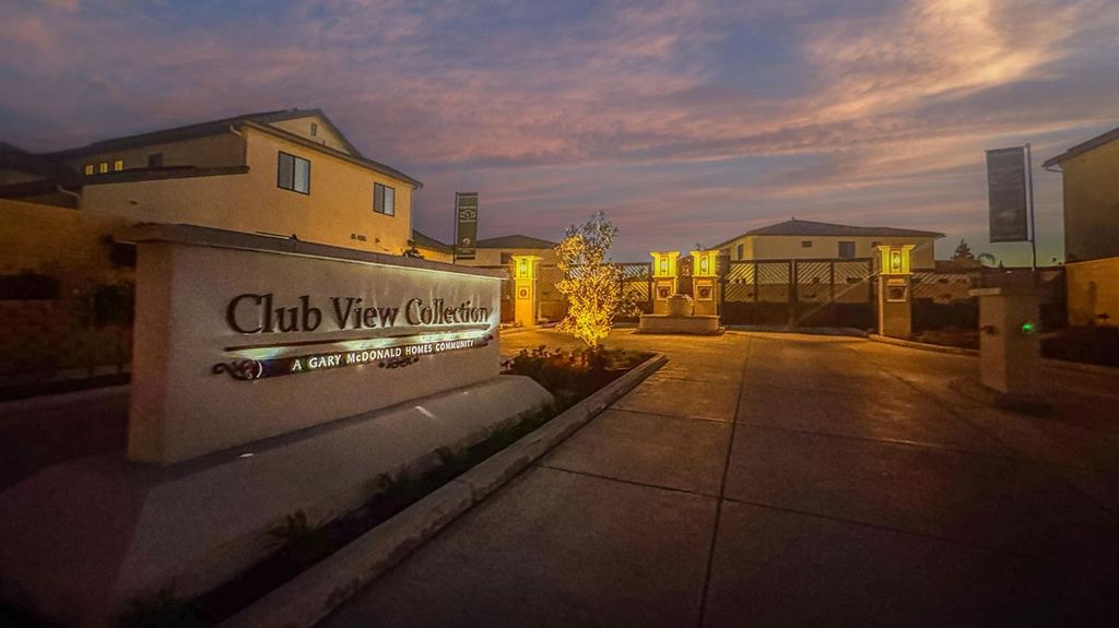 Image 50 of property listing at 2329 E Putter Way, Fresno, CA 93730