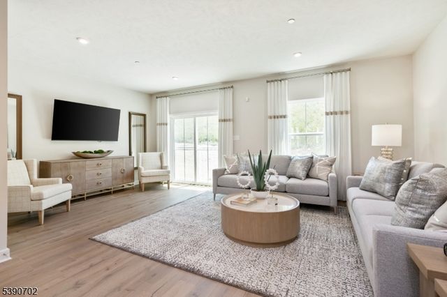 128 Anchor Way, Aberdeen Twp., NJ 07721