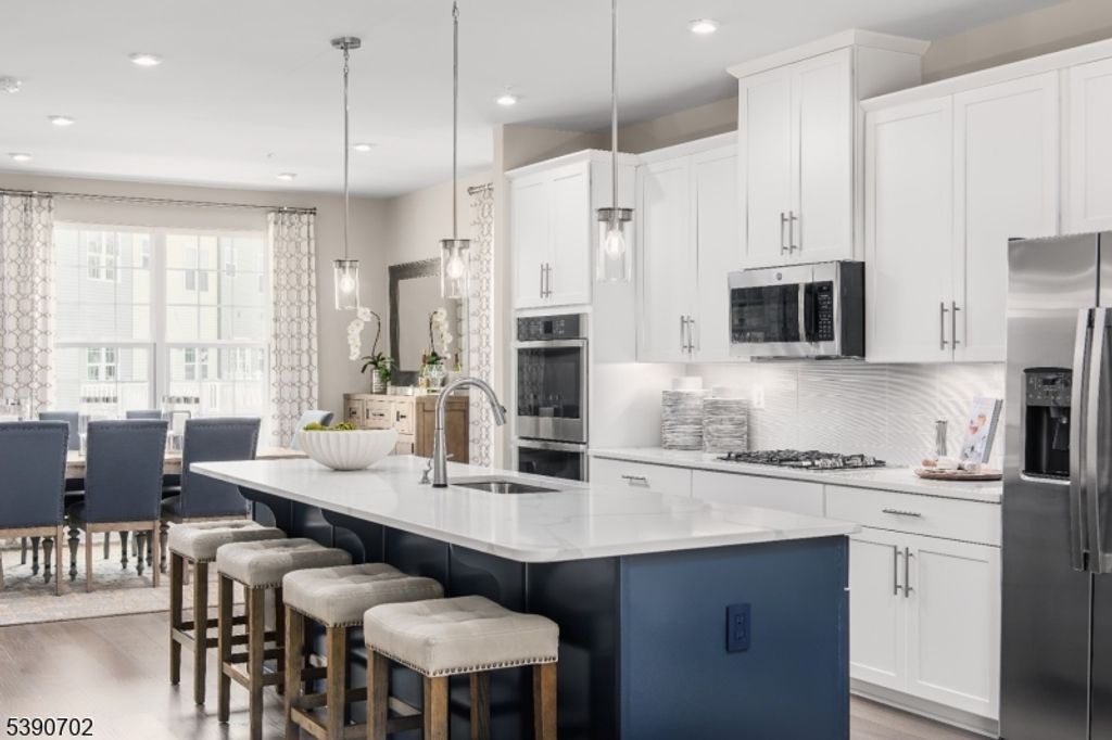 128 Anchor Way, Aberdeen Twp., NJ 07721