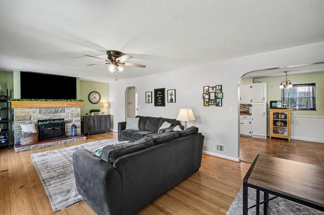 34 Lacresta Drive, Florence, KY 41042