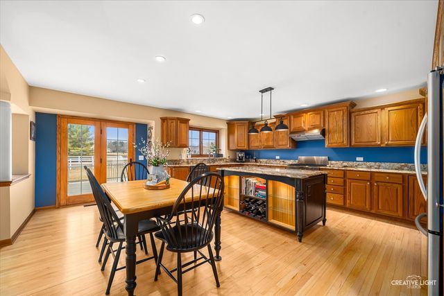 1813 Winchester Court, Oswego, IL 60543