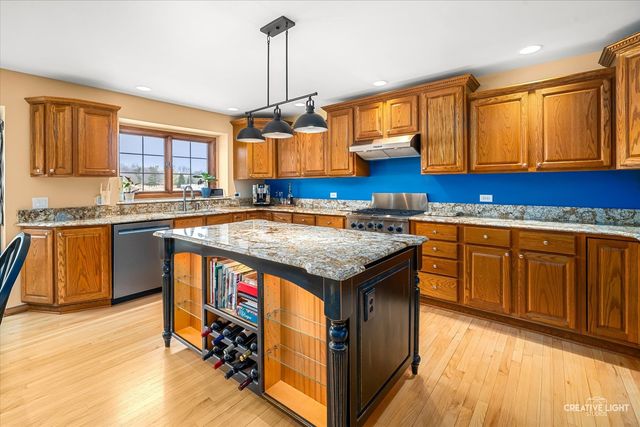 1813 Winchester Court, Oswego, IL 60543