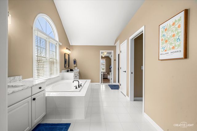 1813 Winchester Court, Oswego, IL 60543