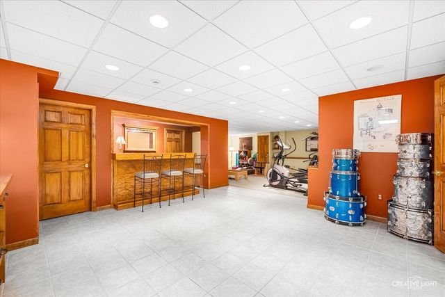 1813 Winchester Court, Oswego, IL 60543