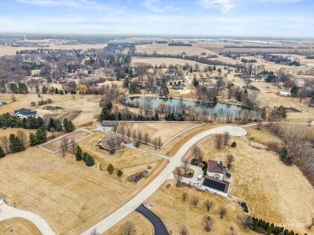 1813 Winchester Court, Oswego, IL 60543