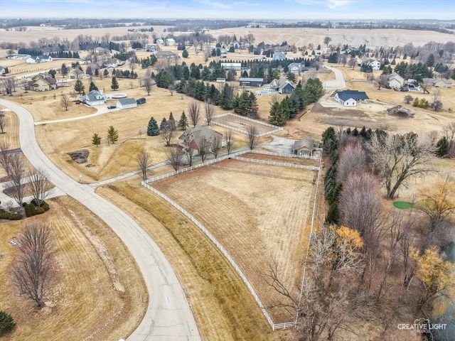 1813 Winchester Court, Oswego, IL 60543