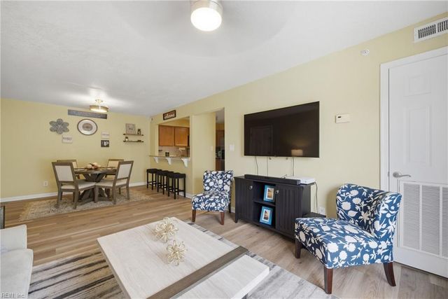501 Ocean Trace Arch Apt 303, Virginia Beach, VA 23451