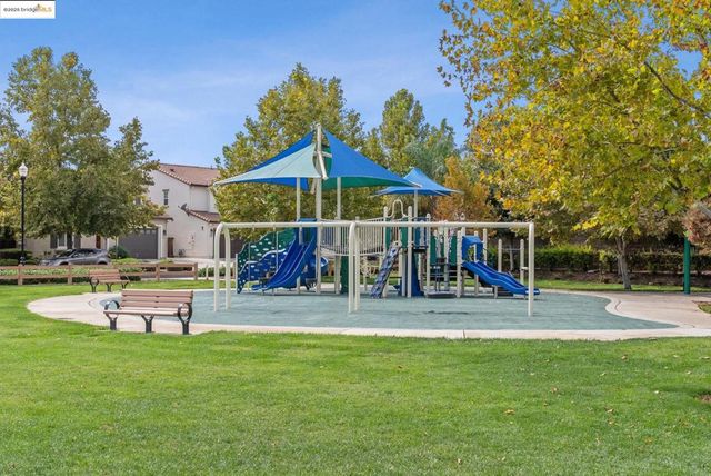 688 Hamilton Ct, Brentwood, CA 94513