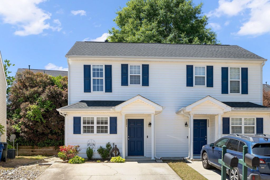2221 Whistling Straits Way, Raleigh, NC 27604