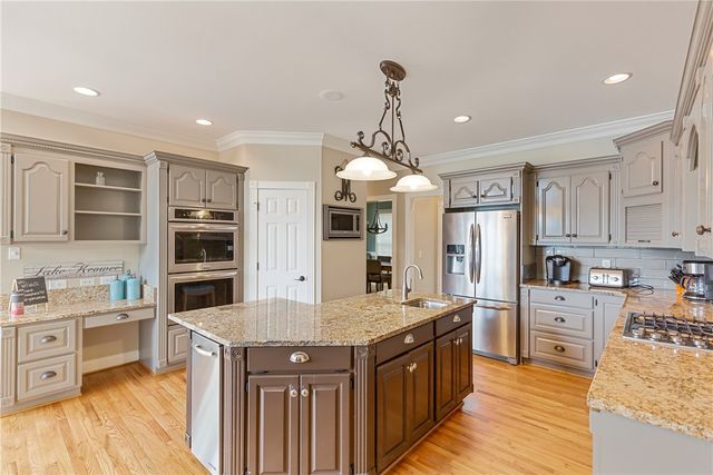 185 Summers Way, Seneca, SC 29672