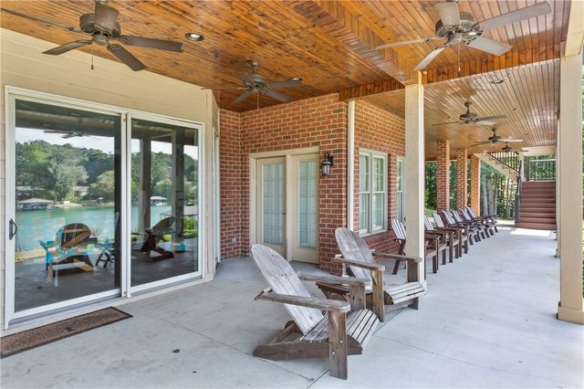 185 Summers Way, Seneca, SC 29672