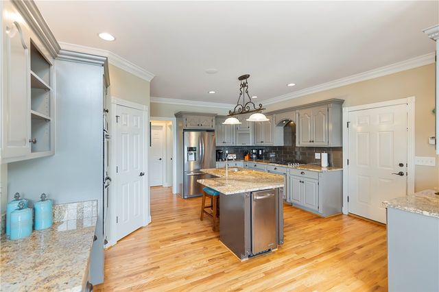 185 Summers Way, Seneca, SC 29672