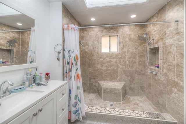 123 Hilltop, Onalaska, TX 77360