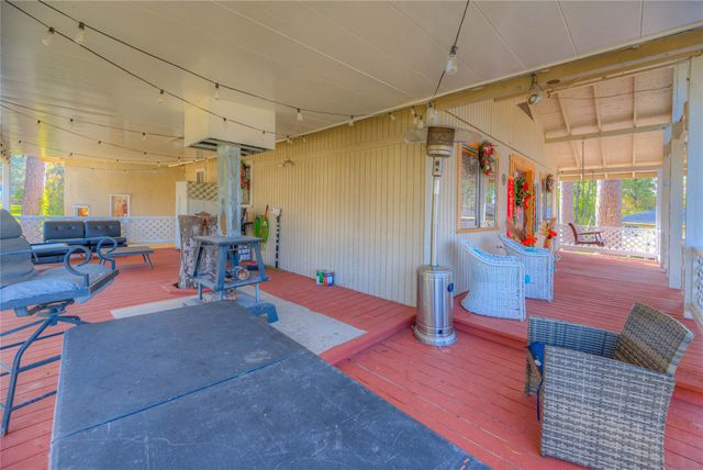 123 Hilltop, Onalaska, TX 77360