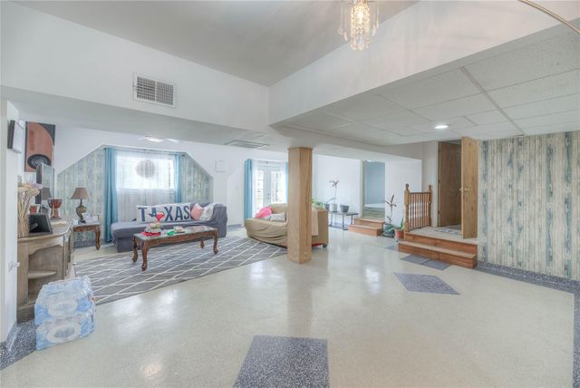 123 Hilltop, Onalaska, TX 77360