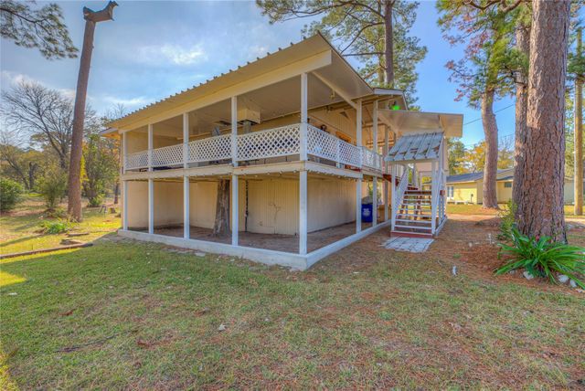 123 Hilltop, Onalaska, TX 77360