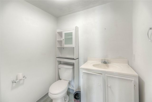 123 Hilltop, Onalaska, TX 77360