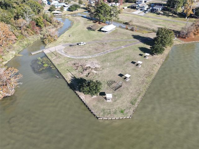 123 Hilltop, Onalaska, TX 77360