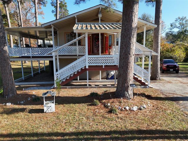 123 Hilltop, Onalaska, TX 77360