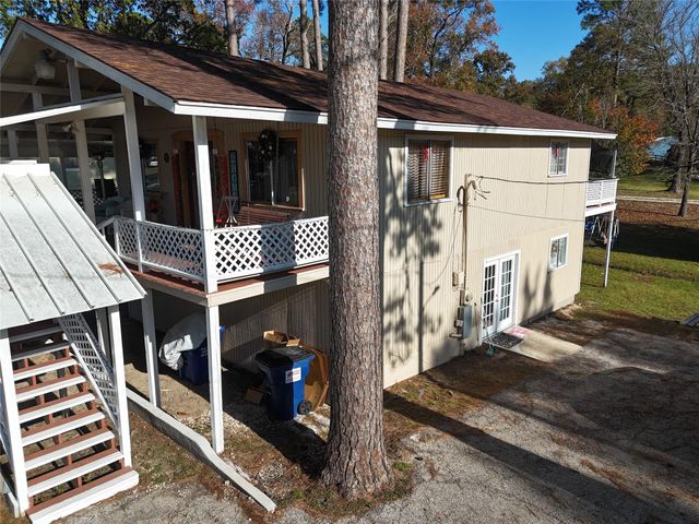 123 Hilltop, Onalaska, TX 77360