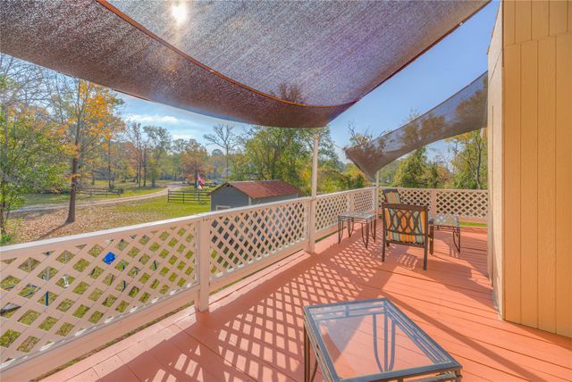 123 Hilltop, Onalaska, TX 77360