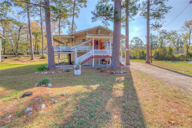 123 Hilltop, Onalaska, TX 77360