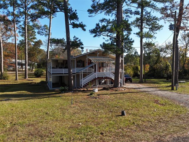 123 Hilltop, Onalaska, TX 77360