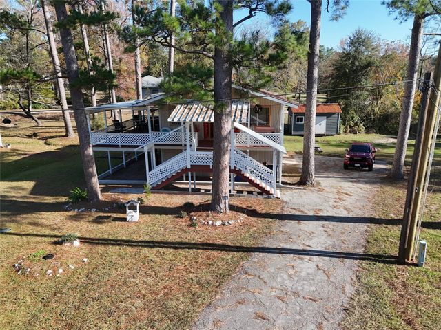 123 Hilltop, Onalaska, TX 77360