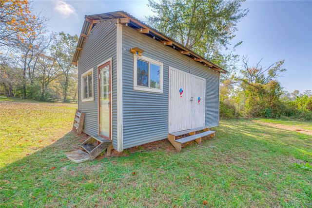 123 Hilltop, Onalaska, TX 77360