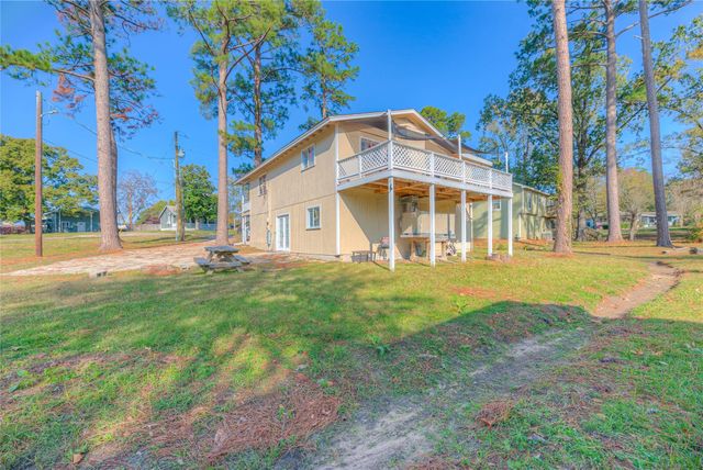 123 Hilltop, Onalaska, TX 77360