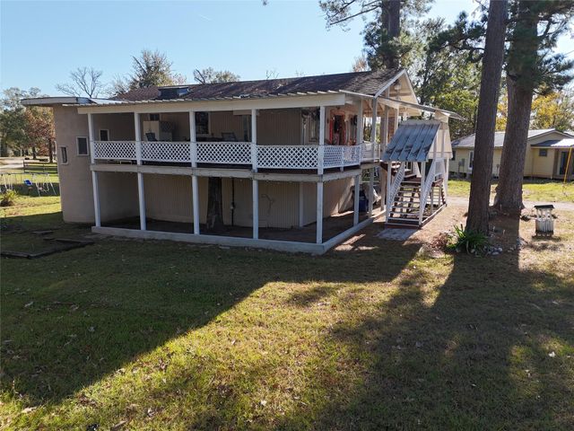 123 Hilltop, Onalaska, TX 77360