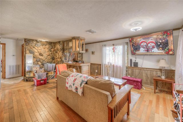 123 Hilltop, Onalaska, TX 77360