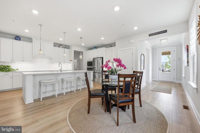 2605 BROADLEAF DR, Frederick, MD 21702