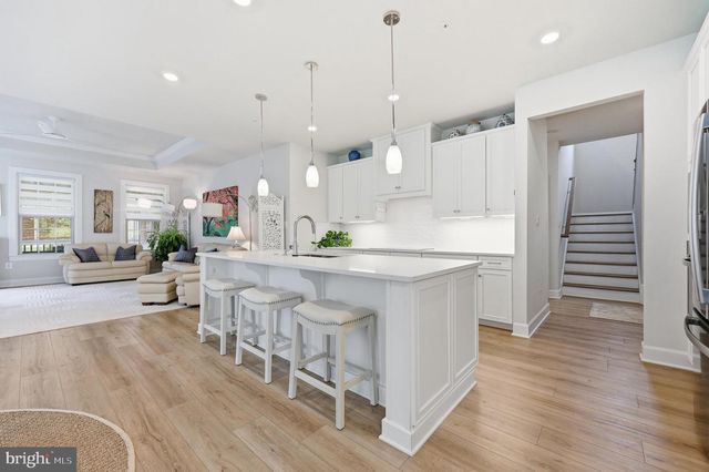 2605 BROADLEAF DR, Frederick, MD 21702