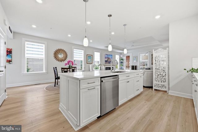 2605 BROADLEAF DR, Frederick, MD 21702
