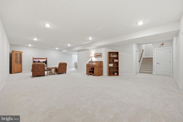 2605 BROADLEAF DR, Frederick, MD 21702