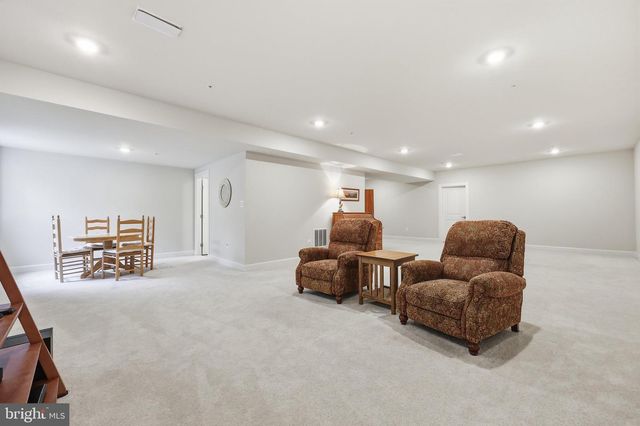 2605 BROADLEAF DR, Frederick, MD 21702