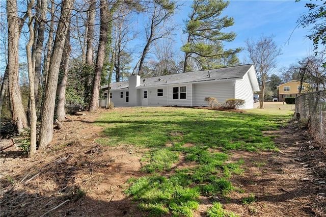 566 Sugar Valley SE Lane, Conyers, GA 30094