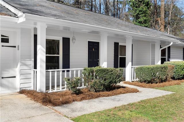 566 Sugar Valley SE Lane, Conyers, GA 30094