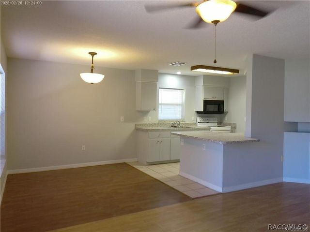 5921 W Woodhill Court, Crystal River, FL 34429