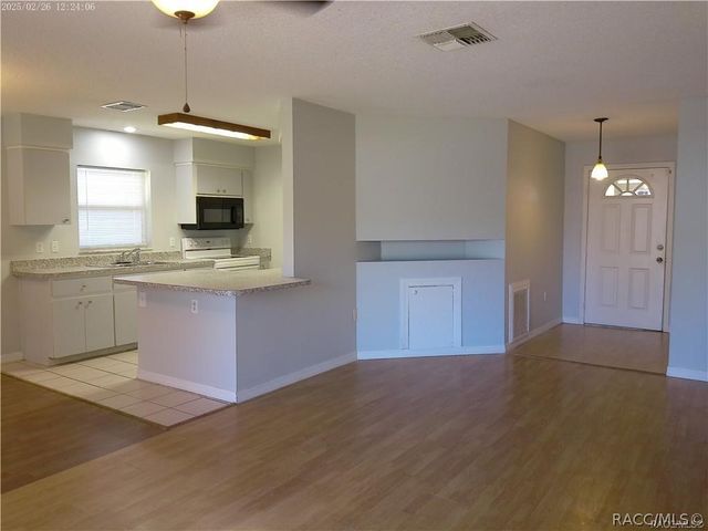5921 W Woodhill Court, Crystal River, FL 34429