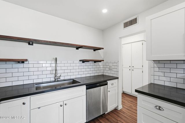 2922 E Seneca Street, Tucson, AZ 85716