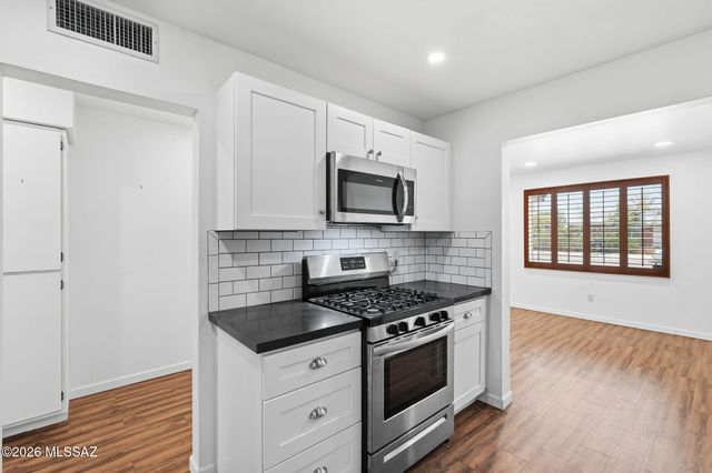 2922 E Seneca Street, Tucson, AZ 85716