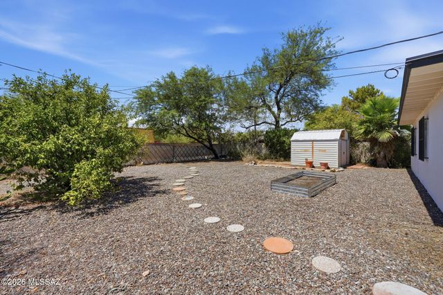 2922 E Seneca Street, Tucson, AZ 85716