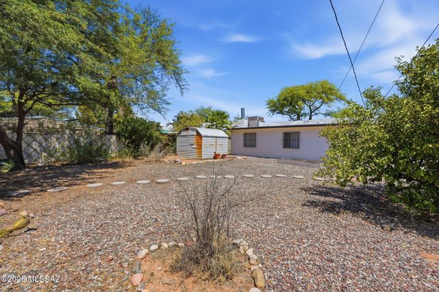 2922 E Seneca Street, Tucson, AZ 85716