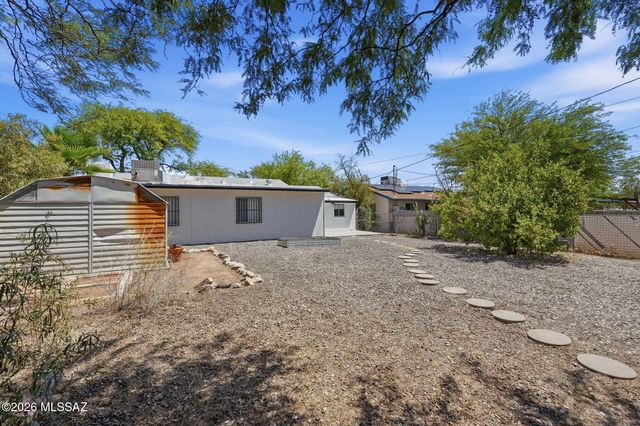 2922 E Seneca Street, Tucson, AZ 85716