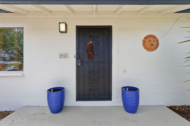 2922 E Seneca Street, Tucson, AZ 85716